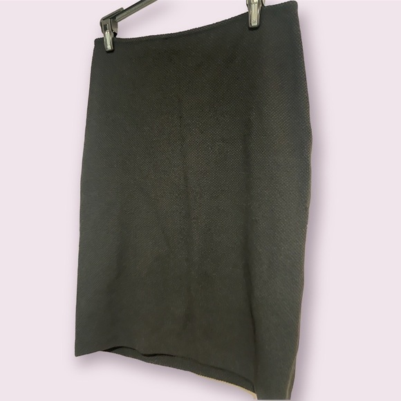 St. John Caviar Black Wool Pencil Skirt Size 2 - Picture 2 of 8